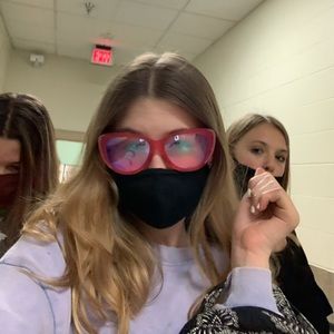 Meet your Posher, Cori 💕